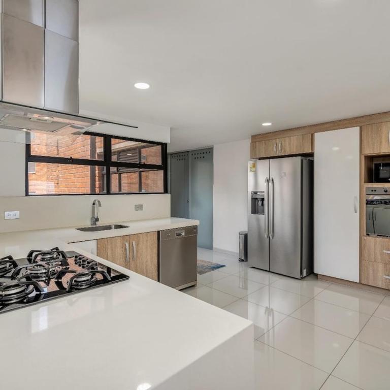 Luxury 4BR Near Provenza with Amazing Views - Apartment - 5