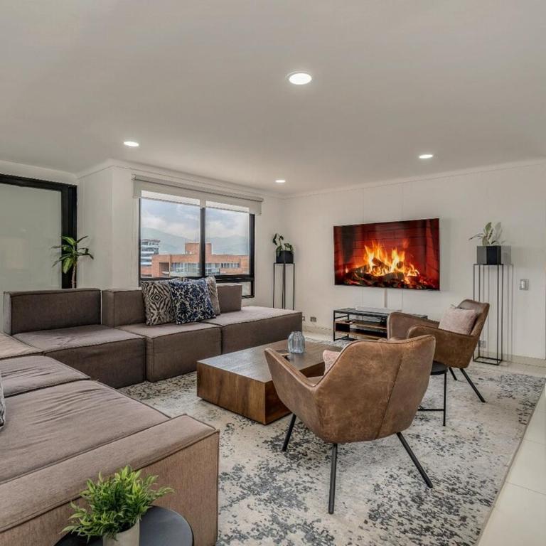 Luxury 4BR Near Provenza with Amazing Views - Apartment - 32
