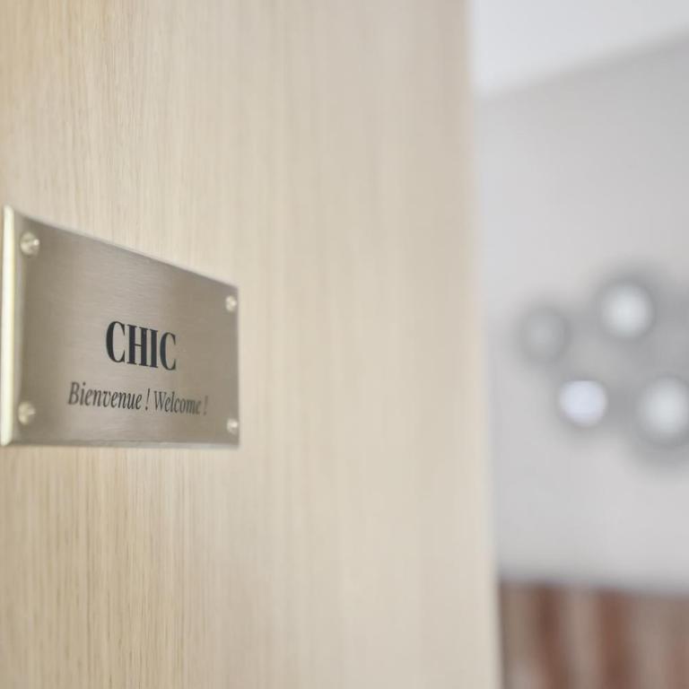 CHIC - Climatisé - 2 pas du port - Place aux Herbes - King Studio with Sofa Bed - 32