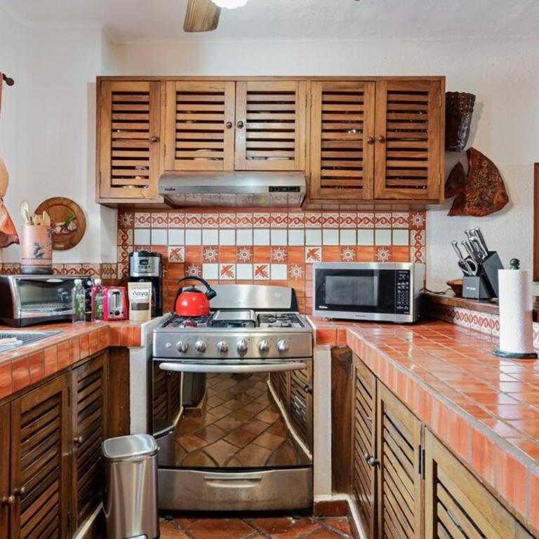 Ocean view 2Br Condo-Balcony-Beach-Pool - 303 - Casa - 28