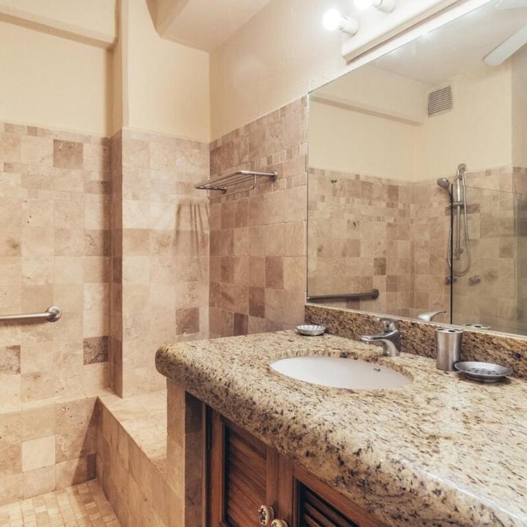 Ocean view 1Br Condo-Balcony-Beach-Pool - 301 - Vacation Home - 41