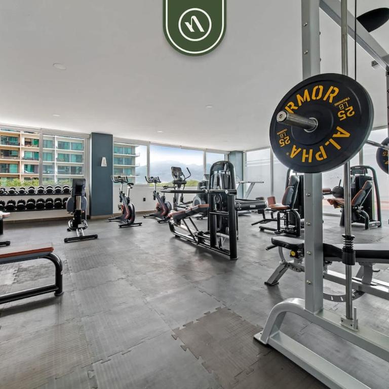Equipped 1BR Condo with Private Balcony - Pool - Casa - 5