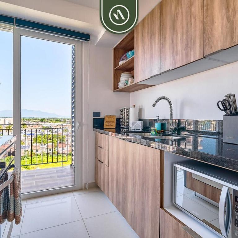 Equipped 1BR Condo with Private Balcony - Pool - Casa - 26