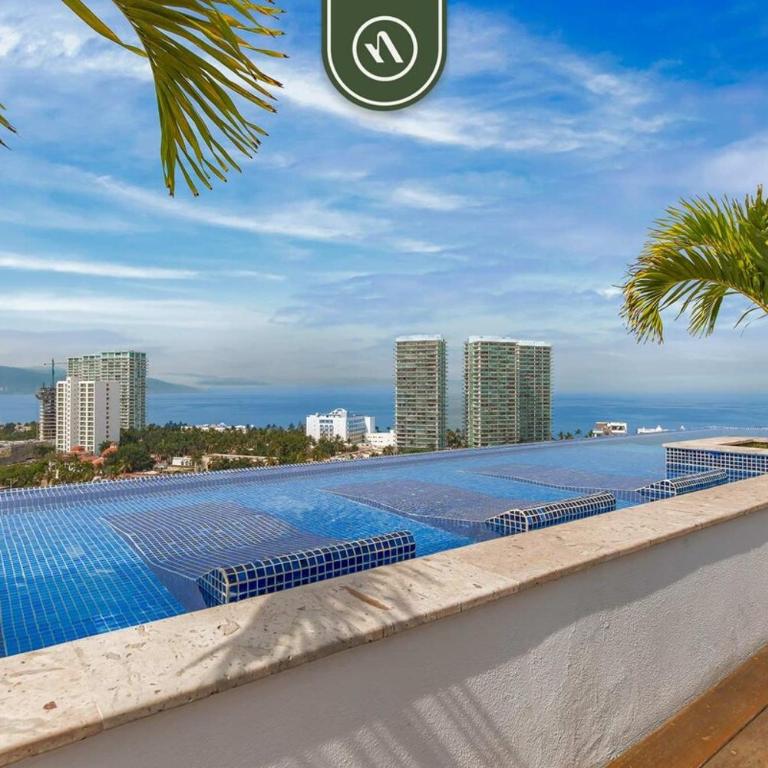 Equipped 1BR Condo with Private Balcony - Pool - Casa - 34