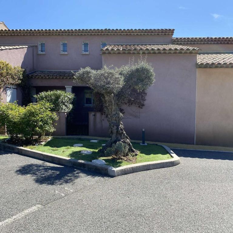 SM410-010 SAINTE MAXIME Maison 4 pièces 6 couchages avec parking - Casa Vacacional de 3 dormitorios - 18