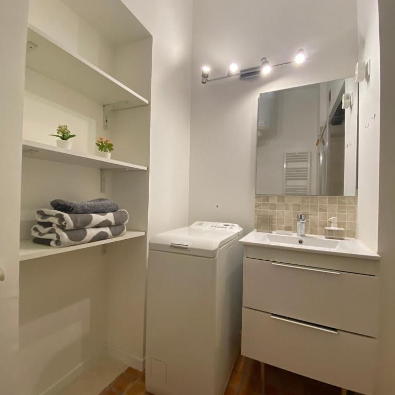 Le Colbert calme WIFI Hypercentre - One-Bedroom Apartment - 4