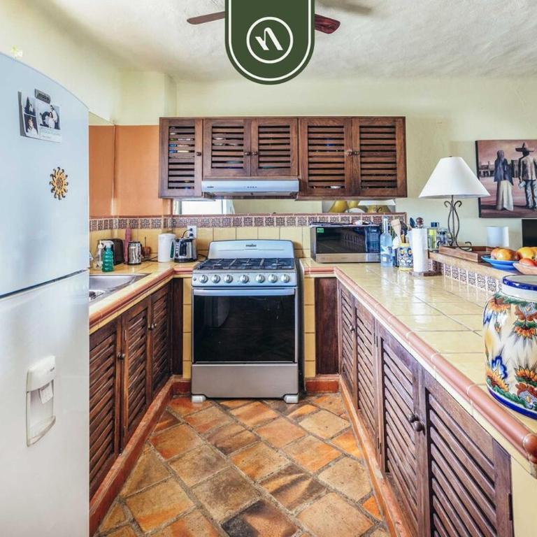 Oceanview 2BR Condo - Romantic Zone - Rooftop Pool - Vacation Home - 5