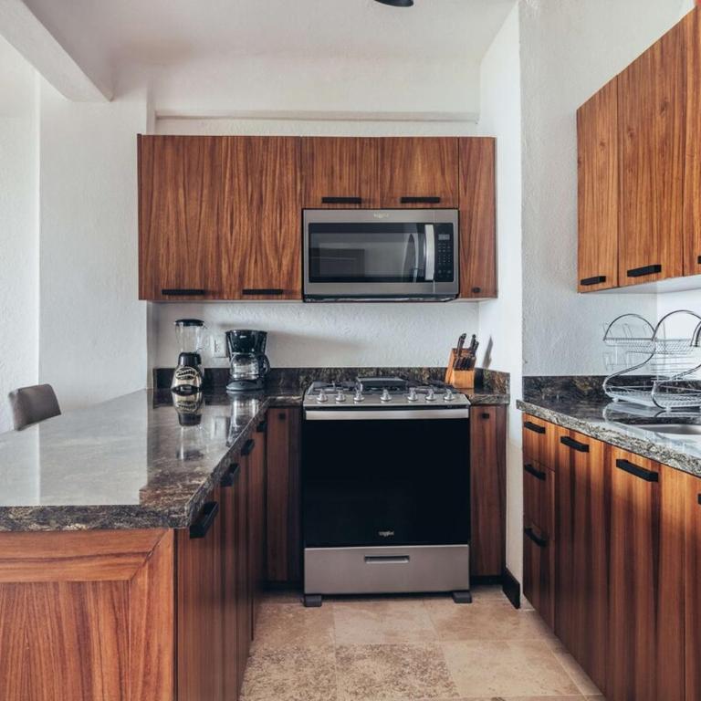 Ocean View 1Br Condo-Balcony-Beach-Pool - 502 - Vacation Home - 31