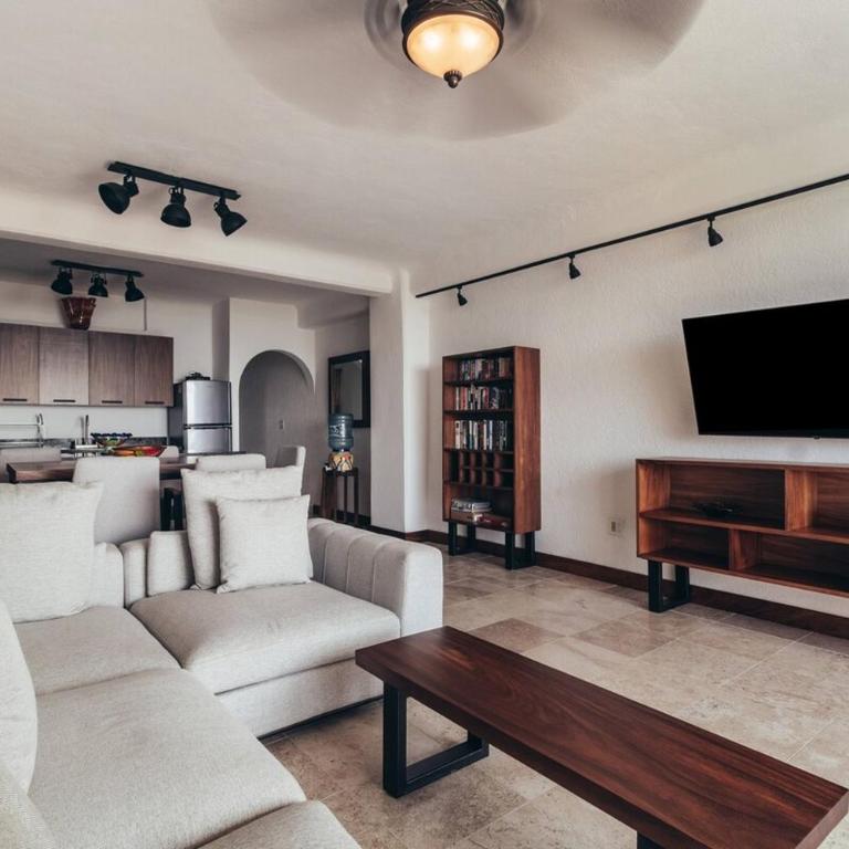 Ocean View 1Br Condo-Balcony-Beach-Pool - 502 - Vacation Home - 34