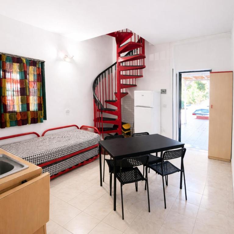 Camping Vieste Marina - Bungalow con 2 Camere da Letto - 2