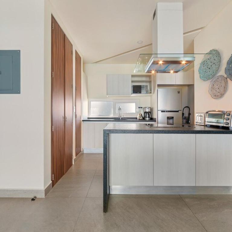 New 1 Br Unit 2 Min From Beach - Pool - King Bed - Vacation Home - 49
