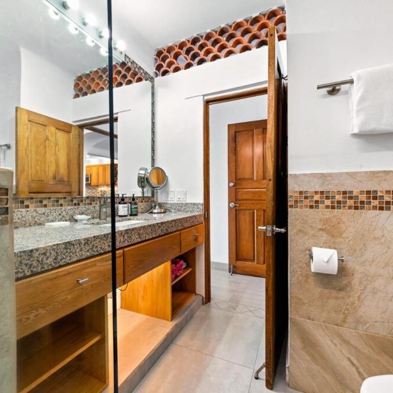 Ocean View 2Br Condo-Balcony-Beach-Pool - 603 - Casa - 27