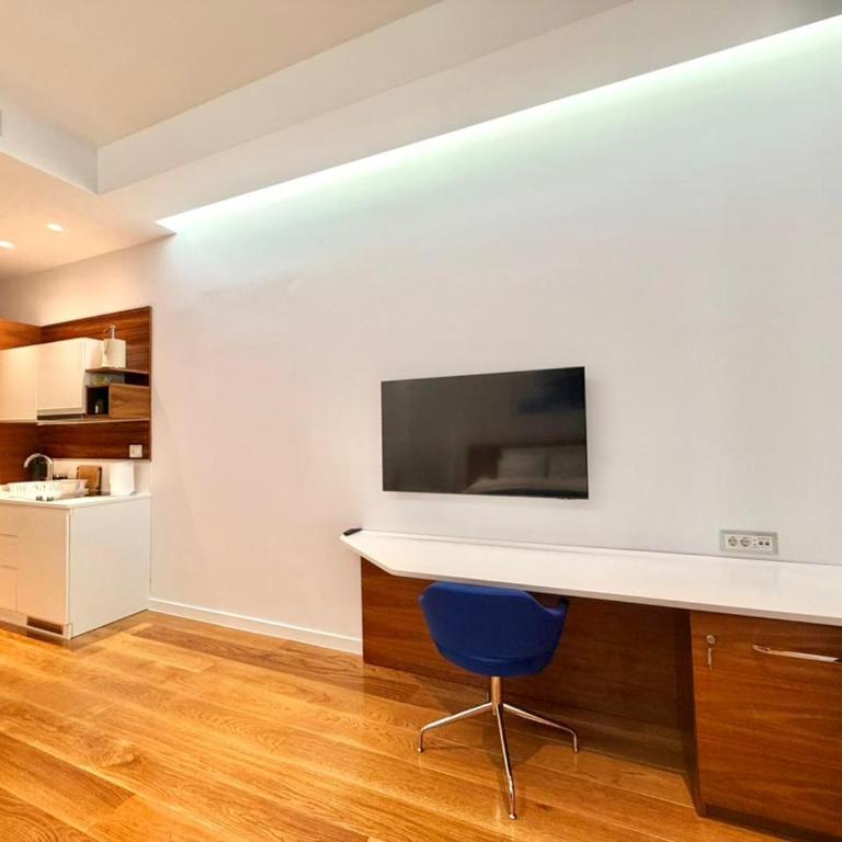 Condo Studio Plaza - Deluxe Studio - 12