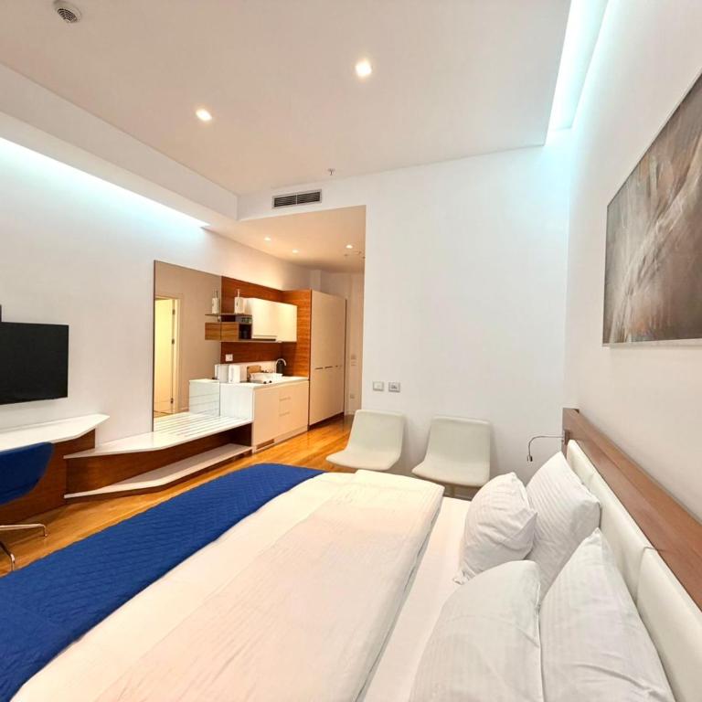 Condo Studio Plaza - King Studio - 18