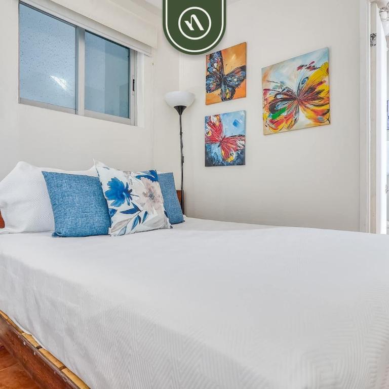 Beachfront 2BR Condo with Pool and Beachclub - Casa - 16