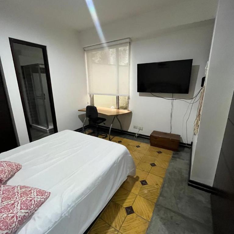 Apartamento con Studio y 2 hab en Zona Top en Cali - Apartamento de 2 dormitorios - 3