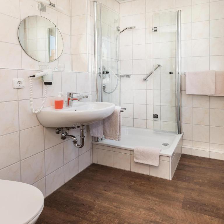 Gästehaus Maxheim - Standard Doppelzimmer - 15