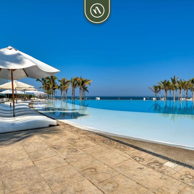 Oceanfront 2BR Condo -Private Balcony - Beach - Casa - 7