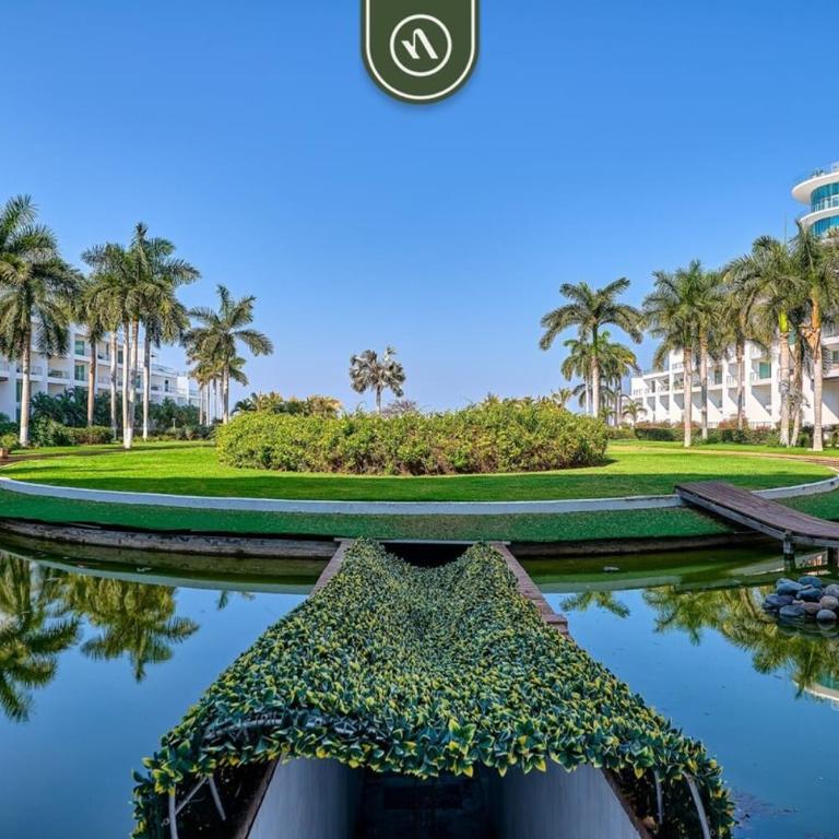 Oceanfront 2BR Condo -Private Balcony - Beach - Casa - 9