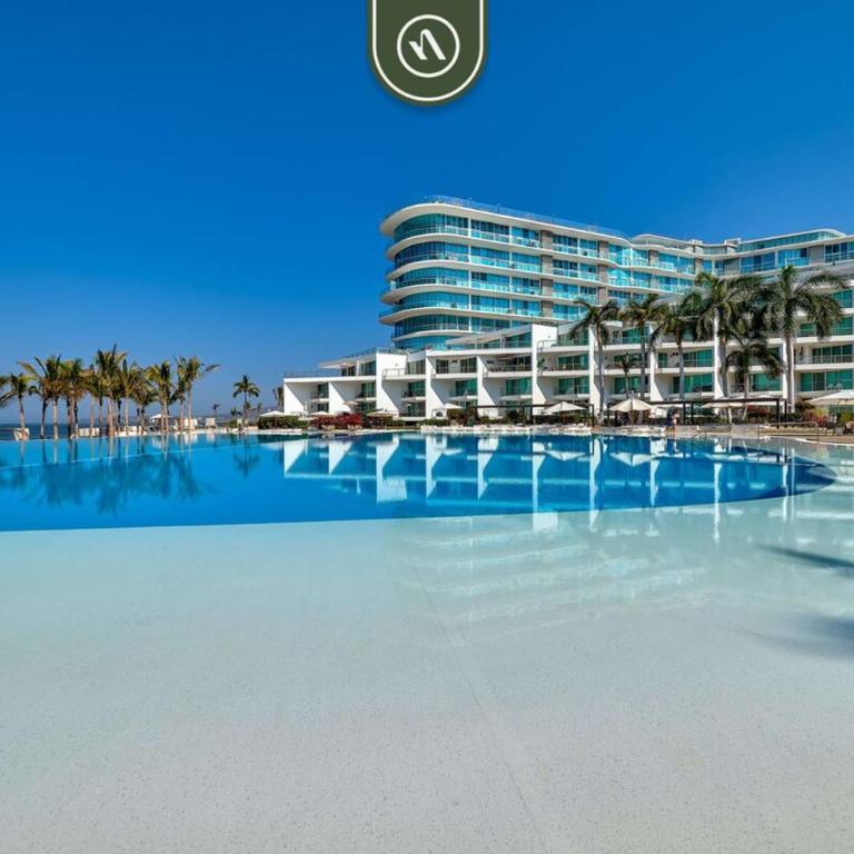 Oceanfront 2BR Condo -Private Balcony - Beach - Casa - 28