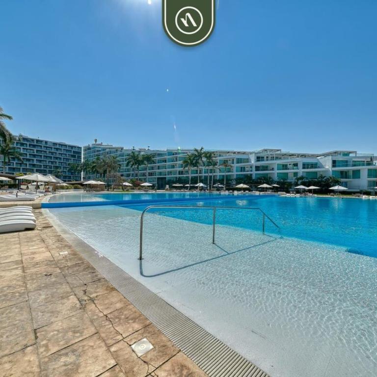 Oceanfront 2BR Condo -Private Balcony - Beach - Casa - 29