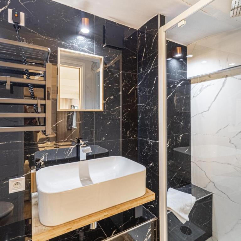 Cannes Guest House - Deluxe Apartment mit 2 Schlafzimmern - 18