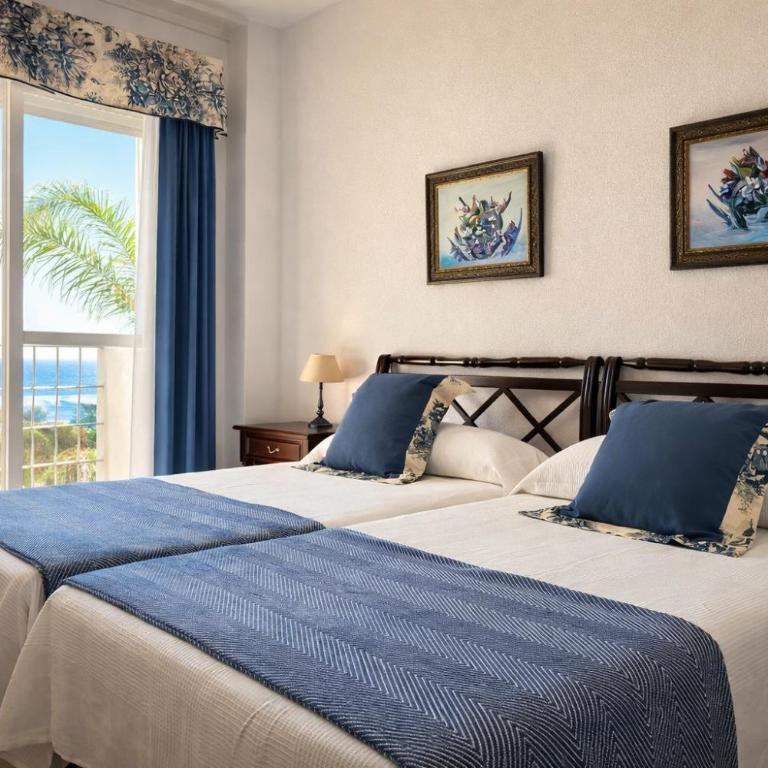 Lyrioshomes Precioso Apartamento Puerto de Estepona - Apartamento de 2 dormitorios - 1