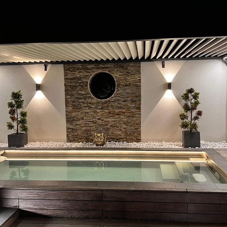 Mini Villa avec Piscine et Jacuzzi privés, Sauna et Home-Cinéma à 800m des Commodités - Villa mit privatem Pool - 2