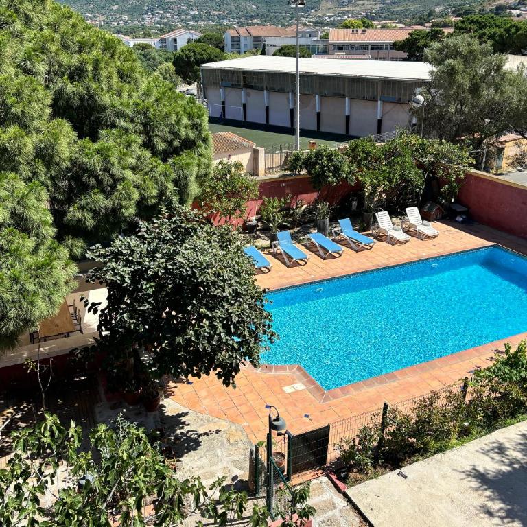 Résidence ANTONIA-Appartement 2 chambres mansardé accès piscine commune centre ville - Appartement 2 Chambres - 7