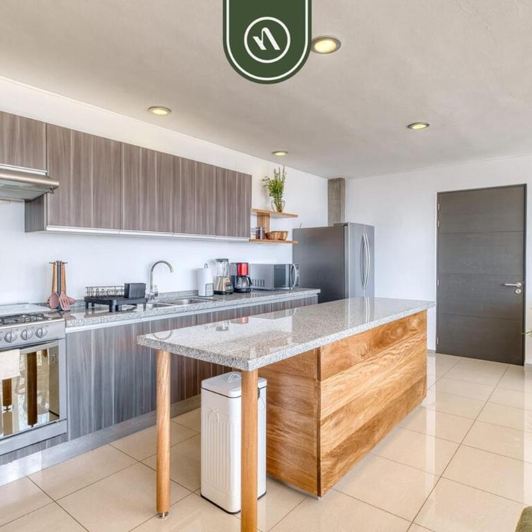 3 BR Condo - Panoramic Views - 5 Min to Downtown - Vacation Home - 1