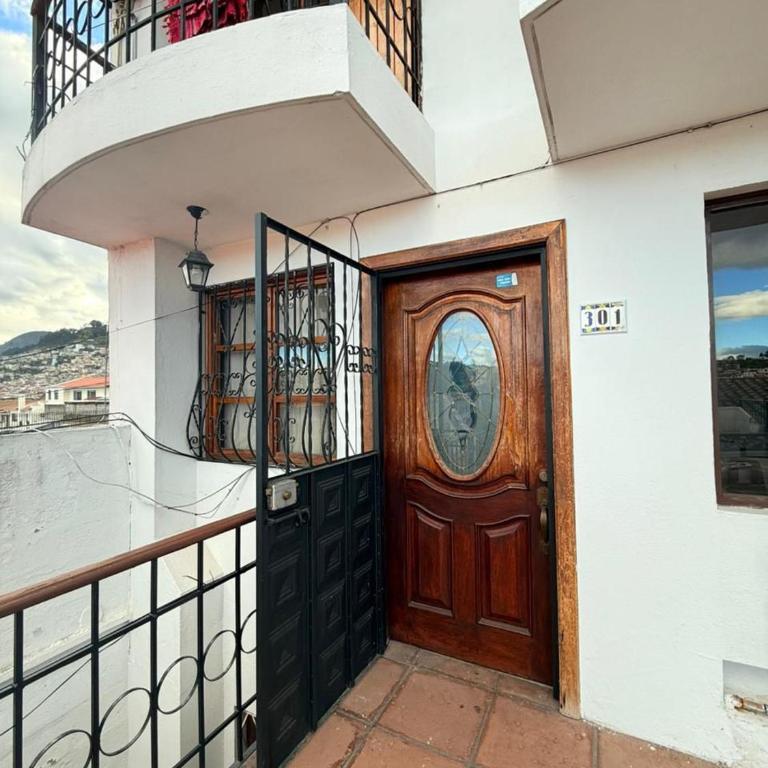 Valentines Escape Private Jacuzzi and Sauna - One-Bedroom Apartment - 3