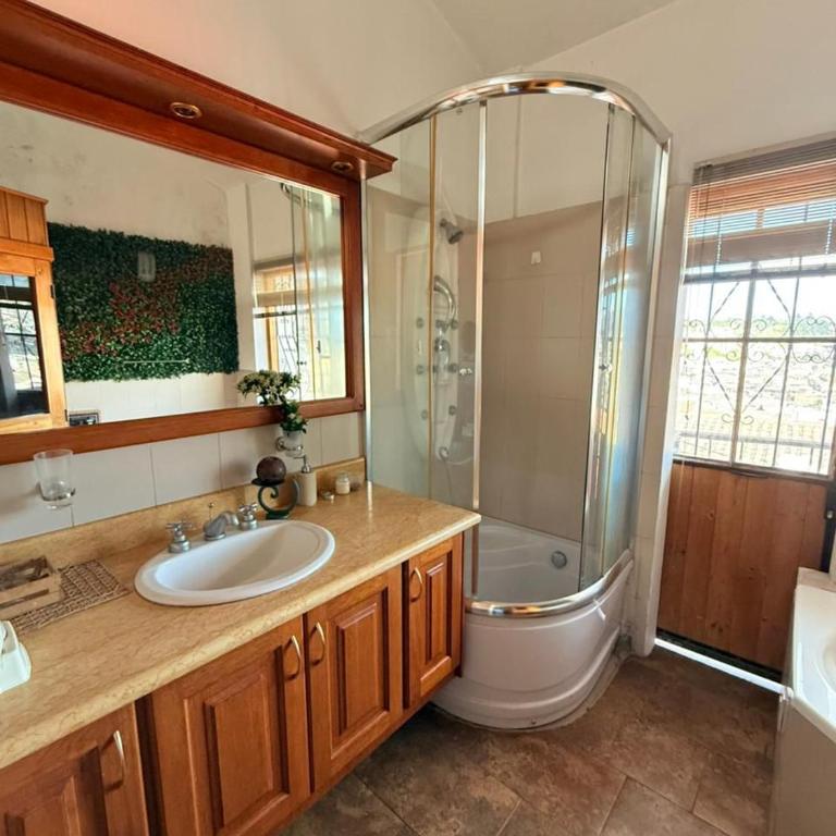 Valentines Escape Private Jacuzzi and Sauna - One-Bedroom Apartment - 6