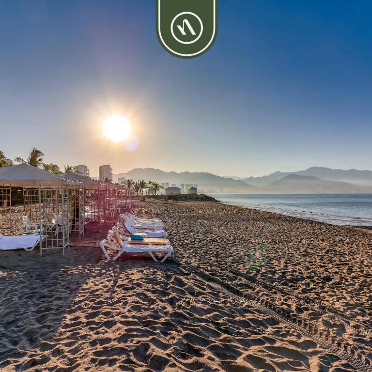 Beachfront 2 BR Condo - Beach - Pools - Tennis - Vacation Home - 47