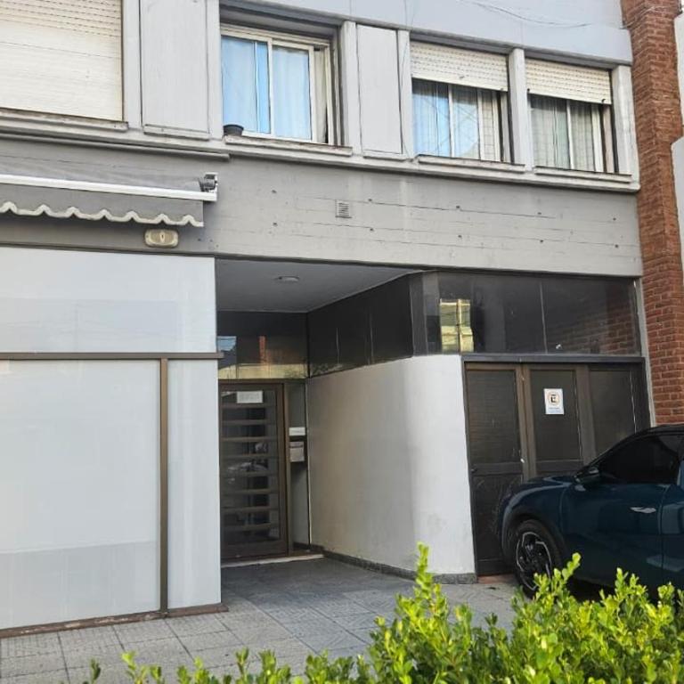 Excelente Departamento Azcuenaga - Two-Bedroom Apartment - 18