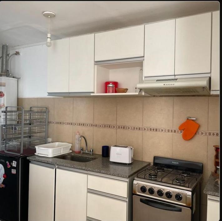 Monoambiente céntrico con patio - Apartamento de 1 dormitorio - 2