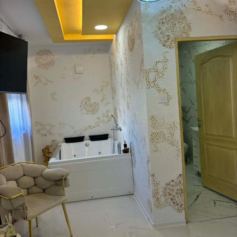 Jacuzzy Rooms Andjela - Deluxe Double Room with Bath - 4