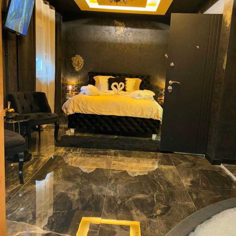 Jacuzzy Rooms Andjela - Deluxe Room - 1