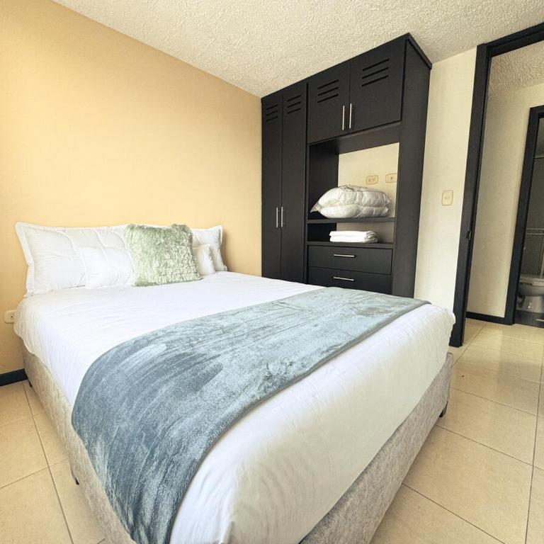 Moderno y cálido apto cerca al centro histórico - Apartamento de 3 dormitorios - 4