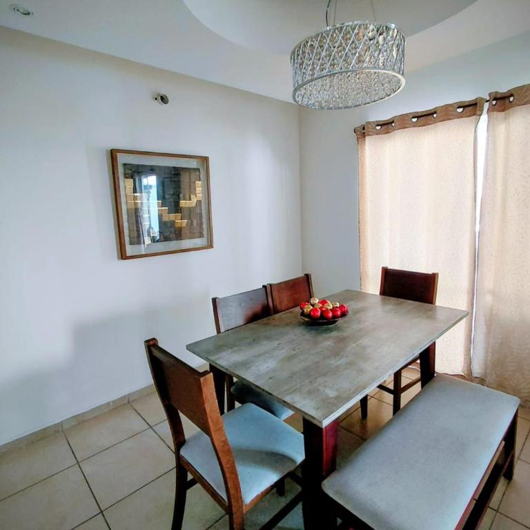 Residencia en Privada con Casa Club y Alberca - Casa de 3 dormitorios - 5