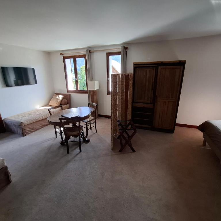 Logis Hôtel - Auberge les Clarines - Suite - 5