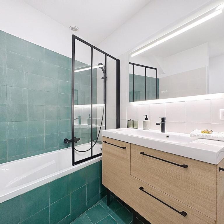 Séjour idéal au cœur du Vieux-Nice - Appartement 2 Chambres - 17