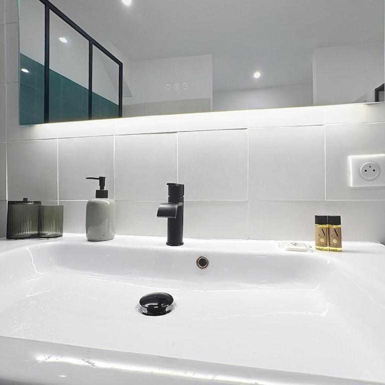 Séjour idéal au cœur du Vieux-Nice - Appartement 2 Chambres - 20