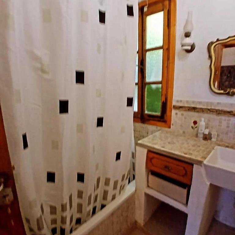 casa del bosque encantado - One-Bedroom House - 23