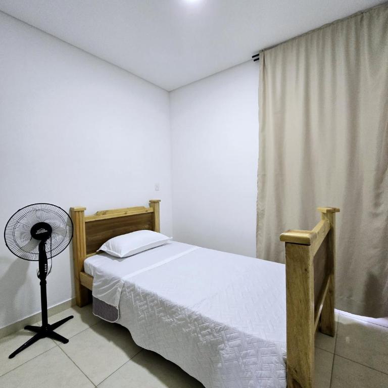Apartamentos Privados de 3H y 2H a 5m del Aeropuerto, 20 minutos del Parque del Cafe y Centro de Armenia con 4 Piscinas, 3 Jacuzzi, Sauna By Molca - Apartamento de 3 dormitorios - 60