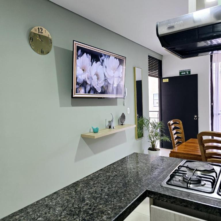 Apartamentos Privados de 3H y 2H a 5m del Aeropuerto, 20 minutos del Parque del Cafe y Centro de Armenia con 4 Piscinas, 3 Jacuzzi, Sauna By Molca - Apartamento de 3 dormitorios - 50