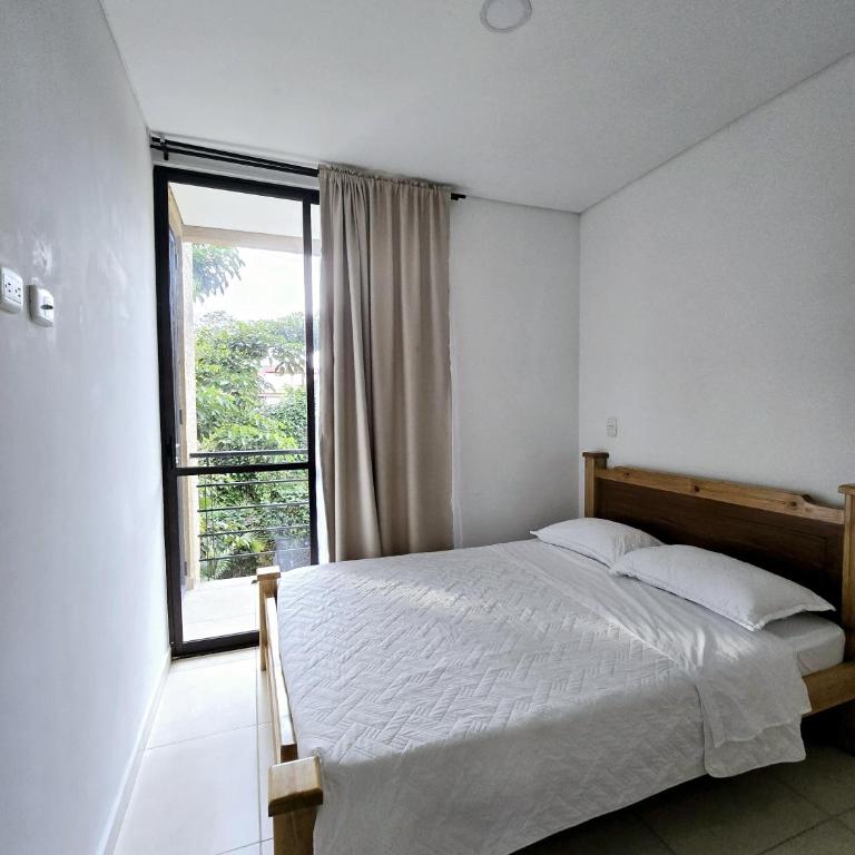 Apartamentos Privados de 3H y 2H a 5m del Aeropuerto, 20 minutos del Parque del Cafe y Centro de Armenia con 4 Piscinas, 3 Jacuzzi, Sauna By Molca - Apartamento de 3 dormitorios - 62