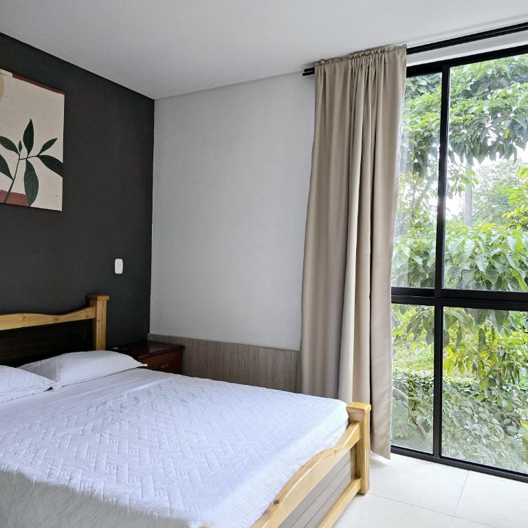 Apartamentos Privados de 3H y 2H a 5m del Aeropuerto, 20 minutos del Parque del Cafe y Centro de Armenia con 4 Piscinas, 3 Jacuzzi, Sauna By Molca - Apartamento de 3 dormitorios - 64