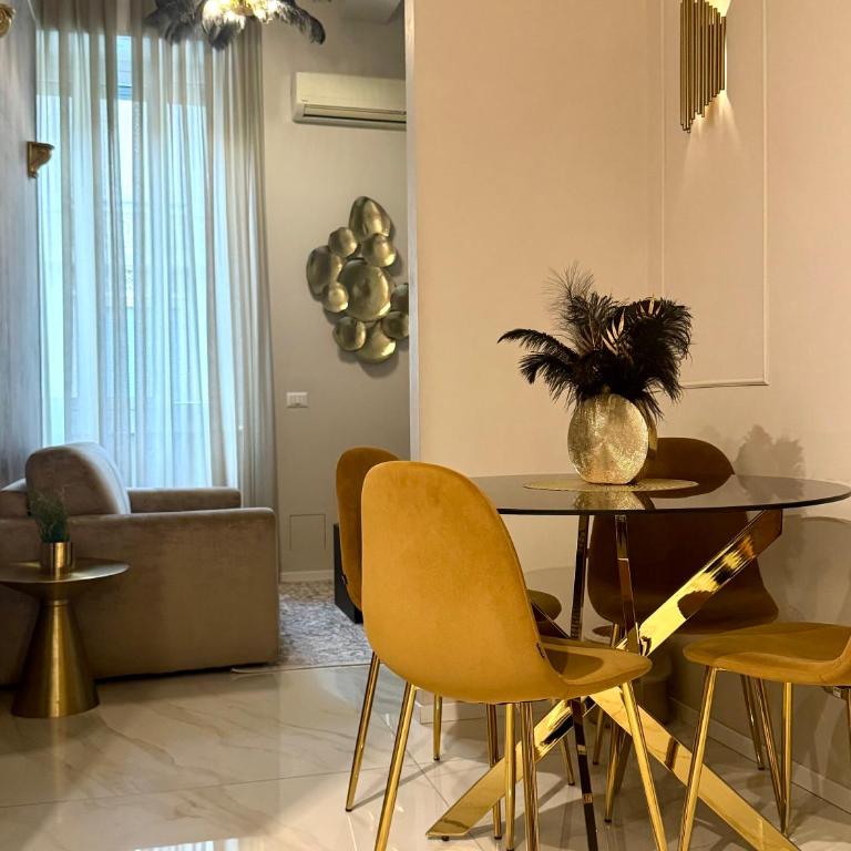 INTOMILAN I Elegant Apartments in Duomo - Monolocale Queen Deluxe - 13