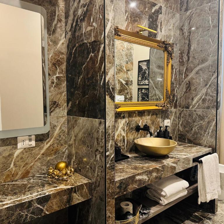 INTOMILAN I Elegant Apartments in Duomo - Monolocale Queen Deluxe - 19