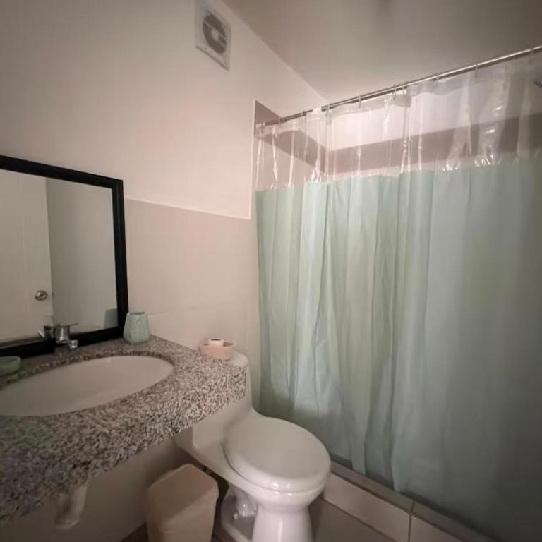 Habitación con baño privado, duplex con ambientes compartidos - Double Room with Private Bathroom - 3